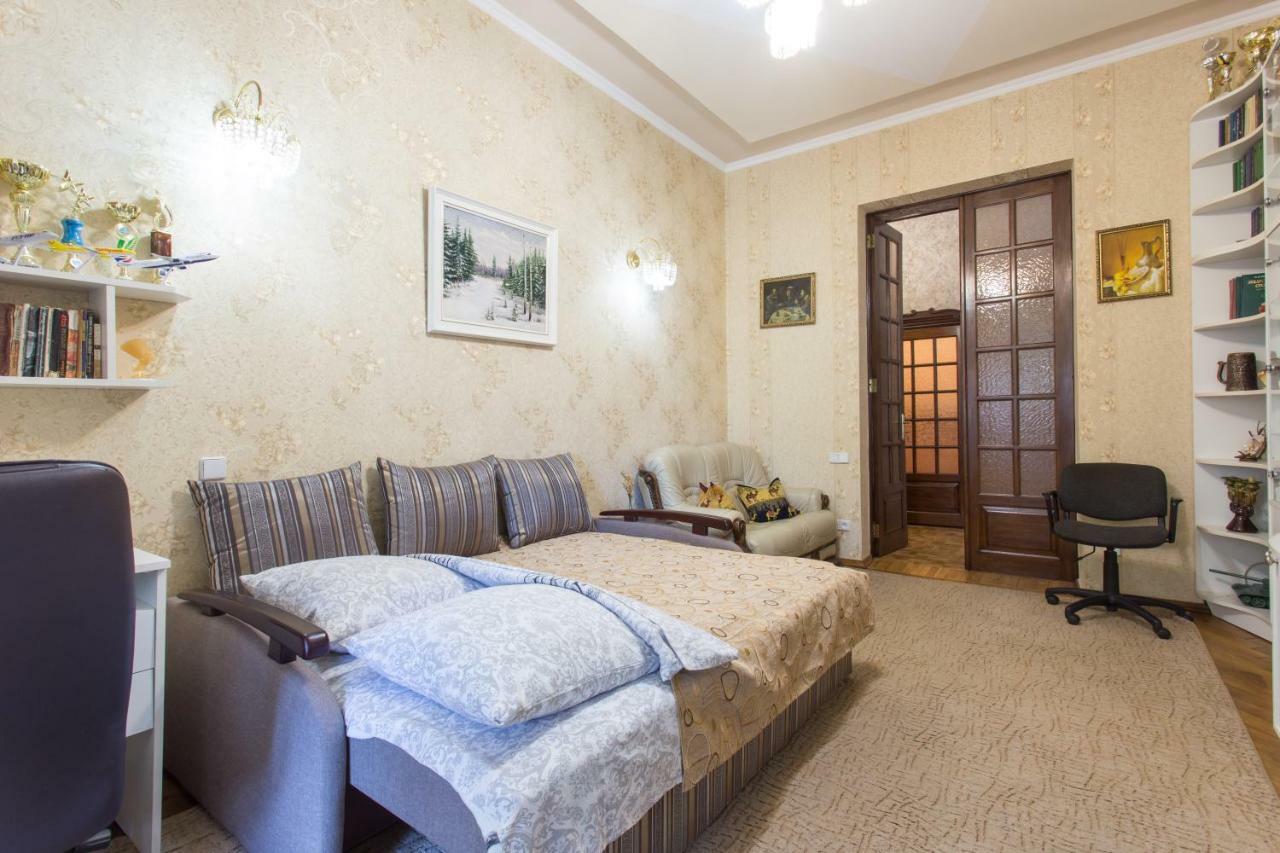 Apartment In The Center Of Jarkov Exterior foto