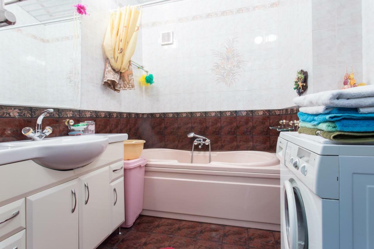 Apartment In The Center Of Jarkov Exterior foto