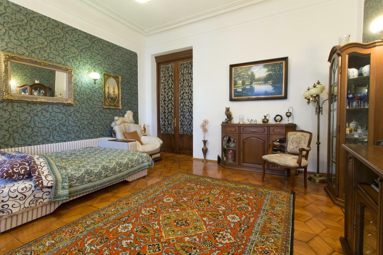 Apartment In The Center Of Jarkov Exterior foto